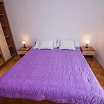 Mira B4- A