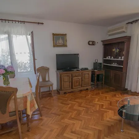 Mira B4- A Apartmán