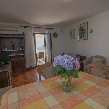 Mira B4- A Apartmán