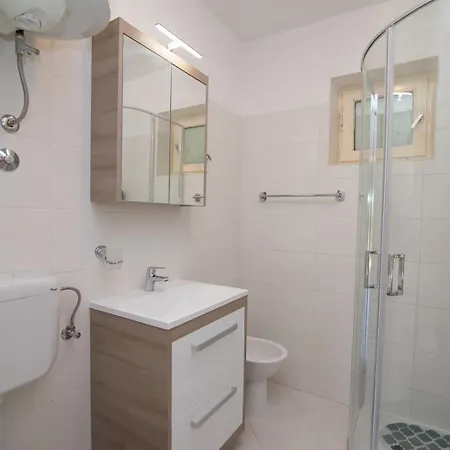 Mira B4- A * Mali Lošinj