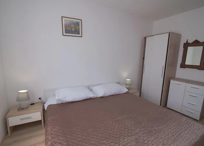 Apartment Mira B4- A